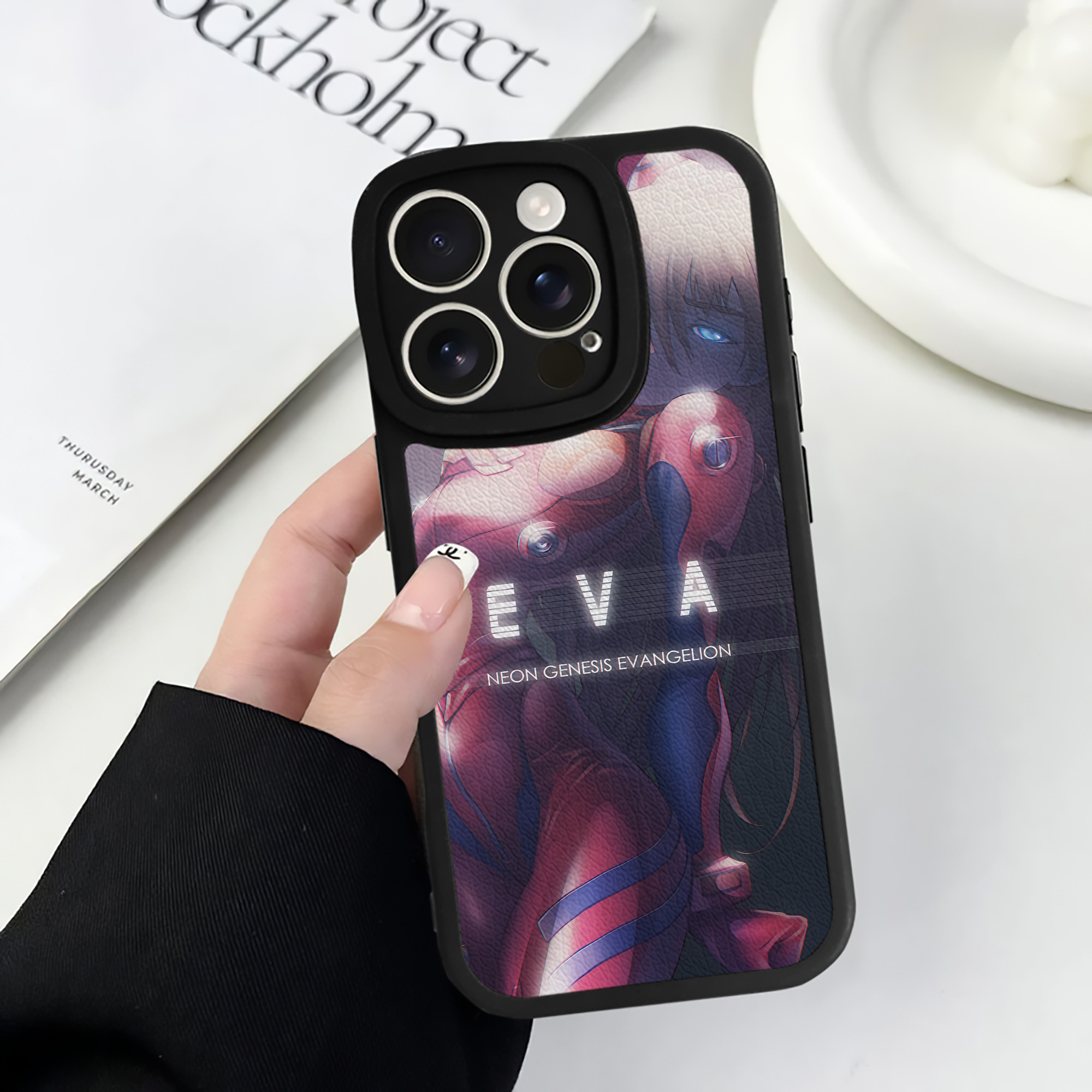（画像用） EVA 新世紀エヴァンゲリオン 【iPhone 16シリーズ対応】シリコンスマホケース（レザー調） 材質：シリコン